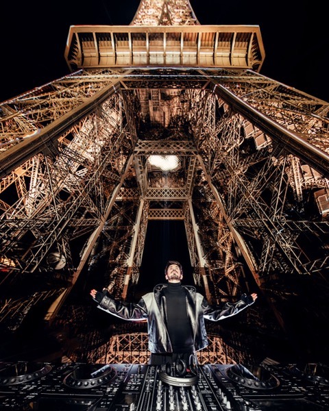 Michael Canitrot's Eiffel Tower Tribute: A Musical Commemoration